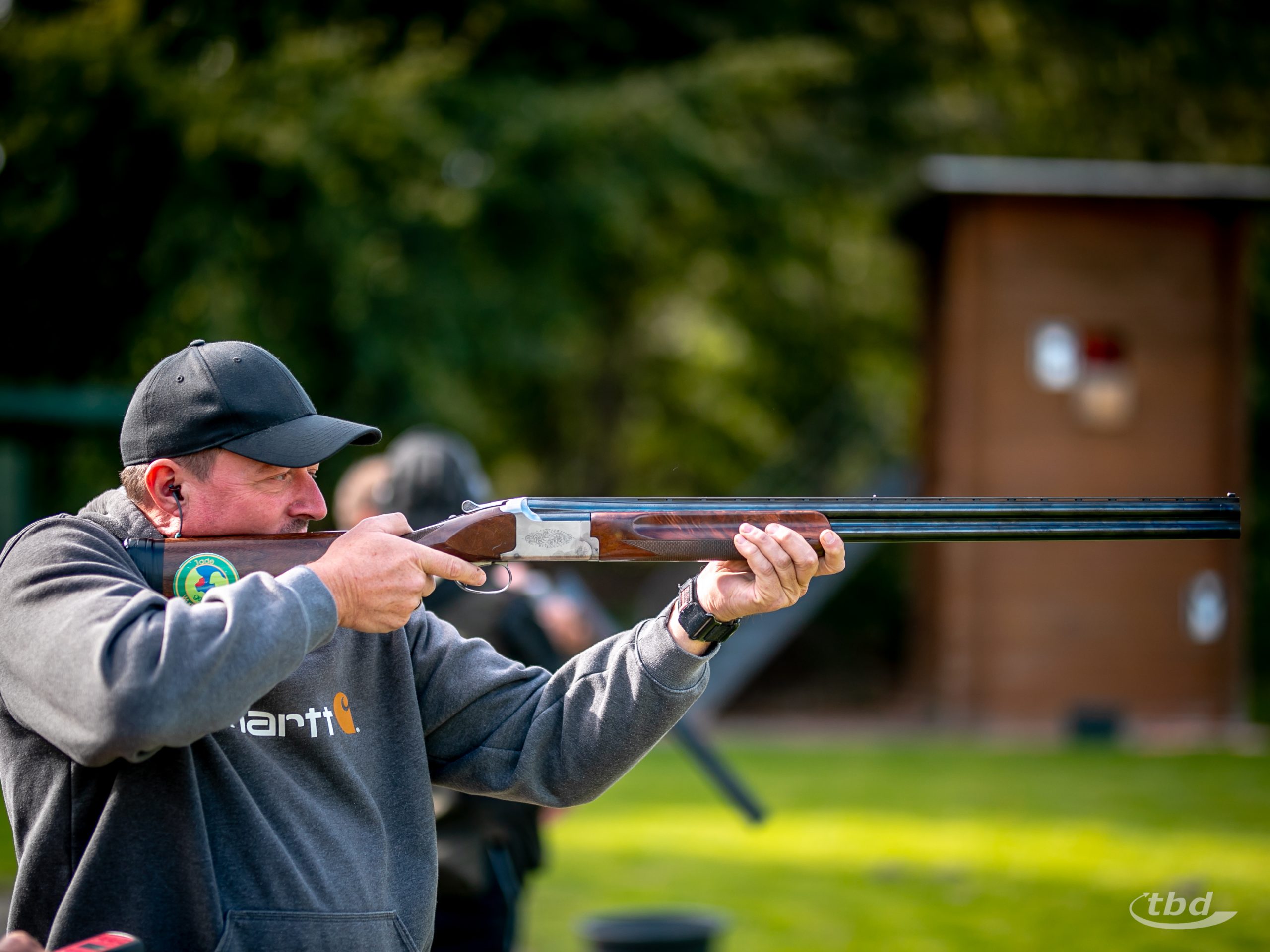 Scherben bringen Spaß: Feier zum 20-Jährigen mit Tontauben-Schießen