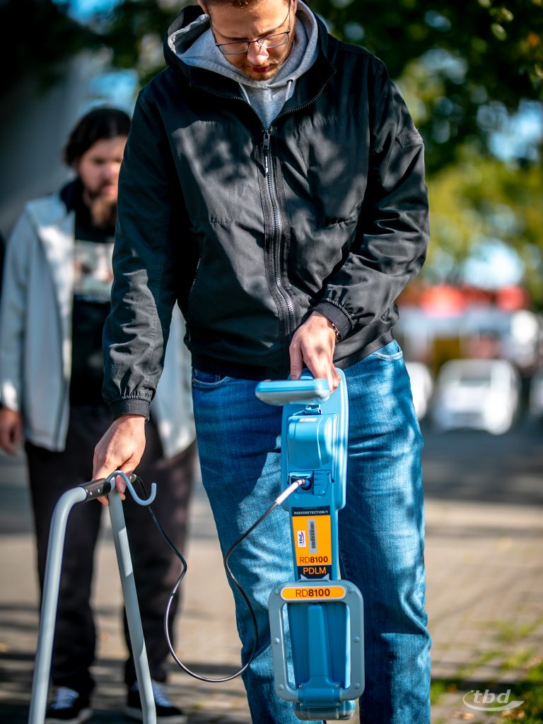 Mit dem erworbenen Wissen können die Teilnehmer auch selbst auf Fehlersuche gehen.