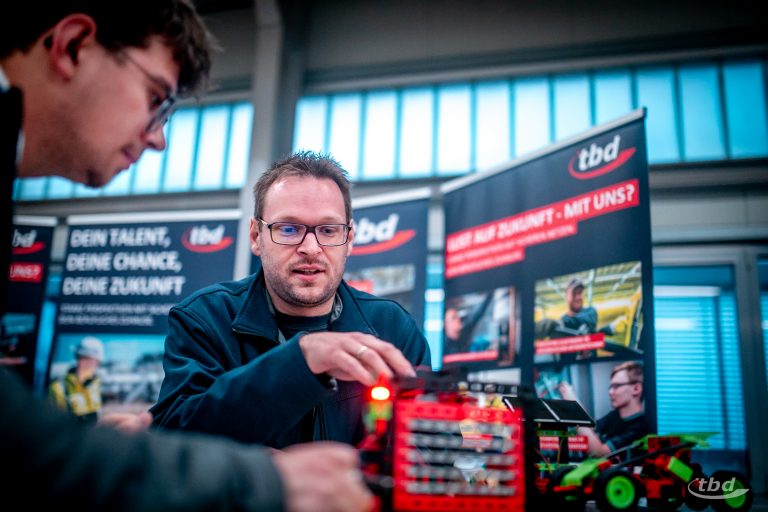 Draußen Regen, drinnen Zukunft: Viel Interesse auf der Berufsbildungsmesse